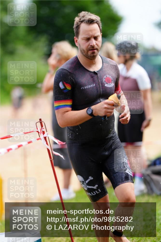21.06.2026 - 29. Vierlanden-Triathlon LAZAROV Photography http://msf.ph/oto/9865282 21.06.2026 12:59:20 Schwimmen 1051, 1076, 1077, 1081 meine-sportfotos.de