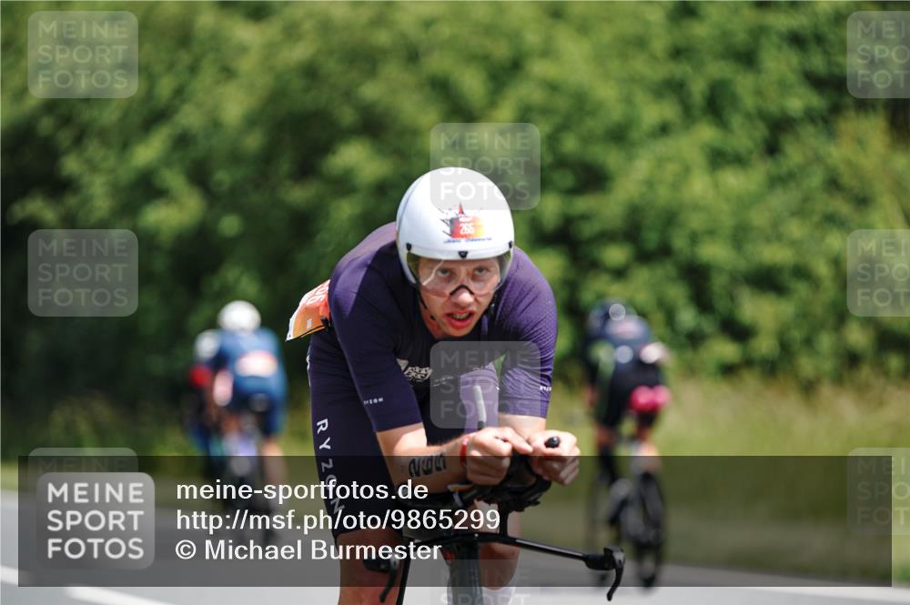 21.06.2026 - Viking Triathlon Michael Burmester http://msf.ph/oto/9865299 21.06.2026 11:54:41 Radfahren 2, 19, 114, 213, 234, 243, 264, 265, 345, 392, 399, 417, 431, 447, 504, 530, 627 meine-sportfotos.de