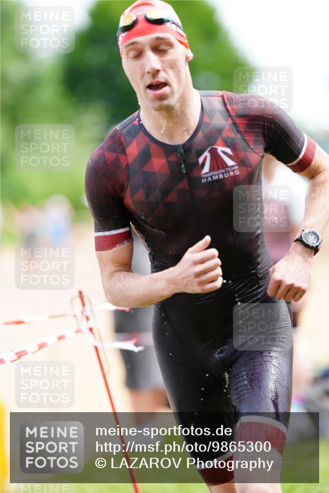 21.06.2026 - 29. Vierlanden-Triathlon LAZAROV Photography http://msf.ph/oto/9865300 21.06.2026 12:59:41 Schwimmen 1034, 1036, 1037, 1058, 1061, 1069, 1079 meine-sportfotos.de