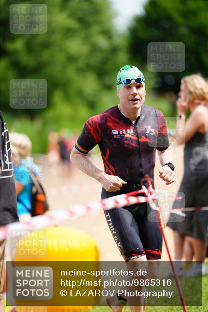 21.06.2026 - 29. Vierlanden-Triathlon LAZAROV Photography http://msf.ph/oto/9865316 21.06.2026 12:59:56 Schwimmen 1091 meine-sportfotos.de