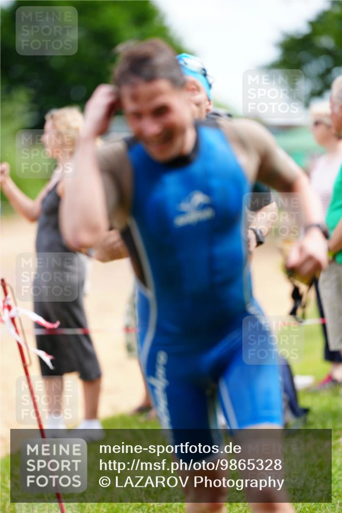 21.06.2026 - 29. Vierlanden-Triathlon LAZAROV Photography http://msf.ph/oto/9865328 21.06.2026 13:00:25 Schwimmen 1025, 1029, 1050, 1062, 1064, 1072, 1075, 1090 meine-sportfotos.de