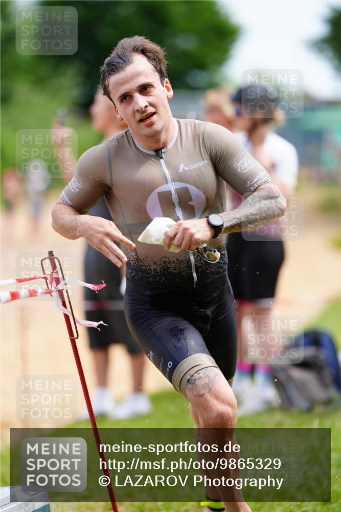 21.06.2026 - 29. Vierlanden-Triathlon LAZAROV Photography http://msf.ph/oto/9865329 21.06.2026 13:00:28 Schwimmen 1025, 1029, 1050, 1062, 1064, 1072, 1075, 1078, 1090 meine-sportfotos.de