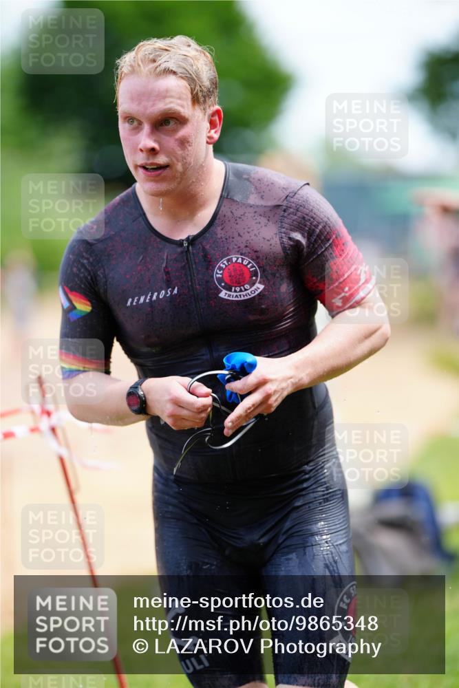 21.06.2026 - 29. Vierlanden-Triathlon LAZAROV Photography http://msf.ph/oto/9865348 21.06.2026 13:00:39 Schwimmen 1029, 1031, 1054, 1072, 1075, 1078, 1090 meine-sportfotos.de