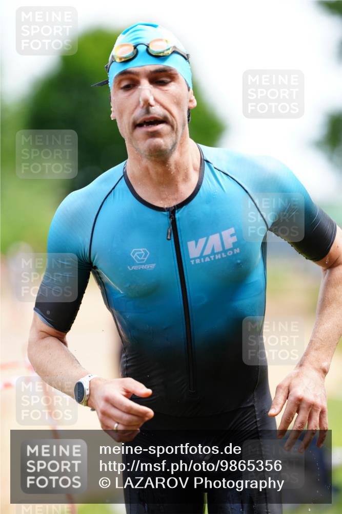 21.06.2026 - 29. Vierlanden-Triathlon LAZAROV Photography http://msf.ph/oto/9865356 21.06.2026 13:00:46 Schwimmen 1031, 1054, 1078 meine-sportfotos.de