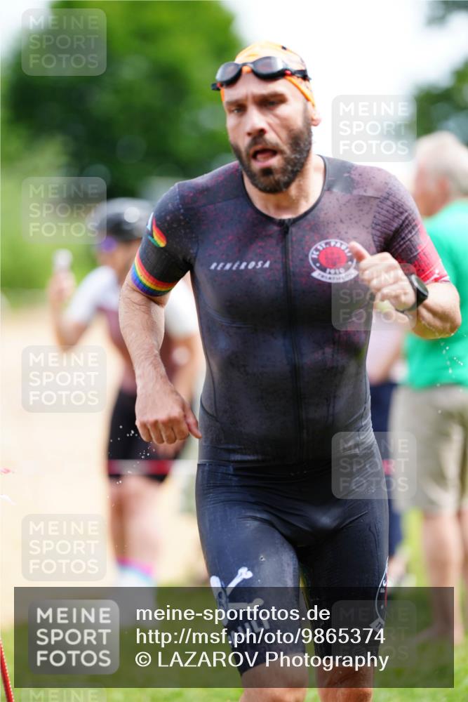 21.06.2026 - 29. Vierlanden-Triathlon LAZAROV Photography http://msf.ph/oto/9865374 21.06.2026 13:01:13 Schwimmen 1038, 1073, 1084, 1089 meine-sportfotos.de