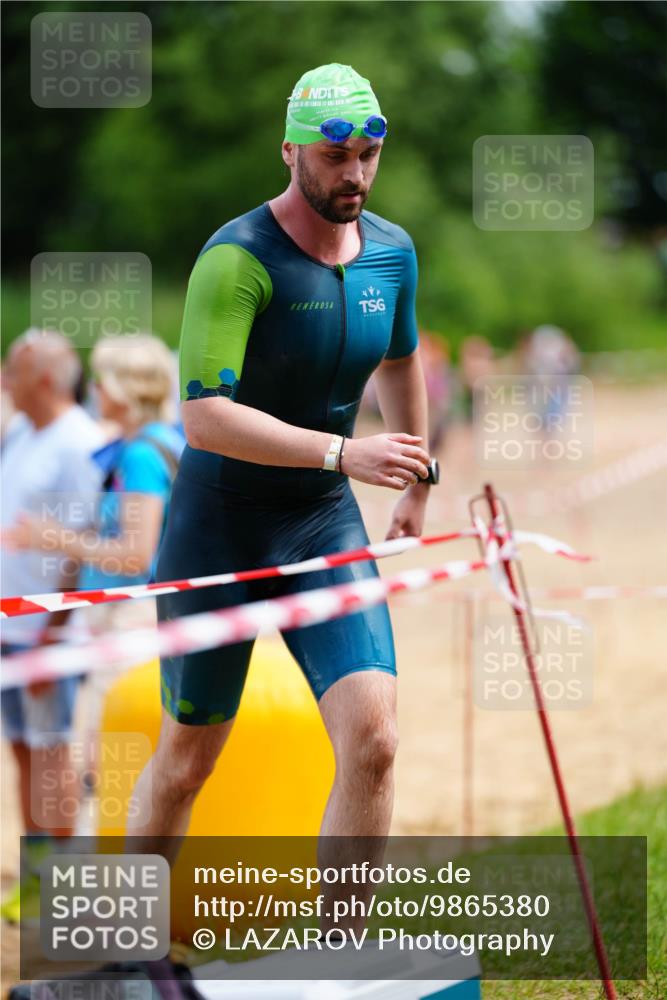 21.06.2026 - 29. Vierlanden-Triathlon LAZAROV Photography http://msf.ph/oto/9865380 21.06.2026 13:01:21 Schwimmen 1038, 1057, 1073, 1085 meine-sportfotos.de