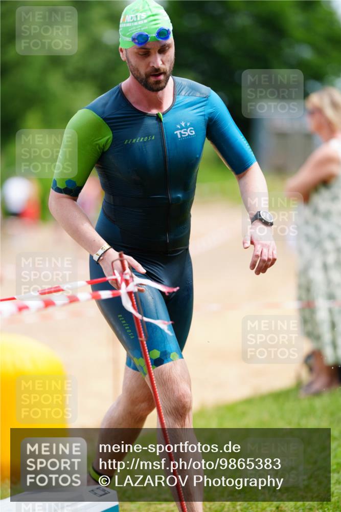 21.06.2026 - 29. Vierlanden-Triathlon LAZAROV Photography http://msf.ph/oto/9865383 21.06.2026 13:01:21 Schwimmen 1038, 1057, 1073, 1085 meine-sportfotos.de