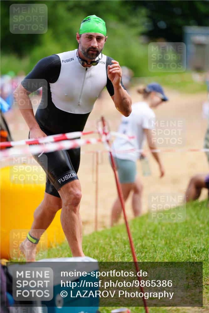 21.06.2026 - 29. Vierlanden-Triathlon LAZAROV Photography http://msf.ph/oto/9865386 21.06.2026 13:01:26 Schwimmen 1038, 1057, 1085 meine-sportfotos.de