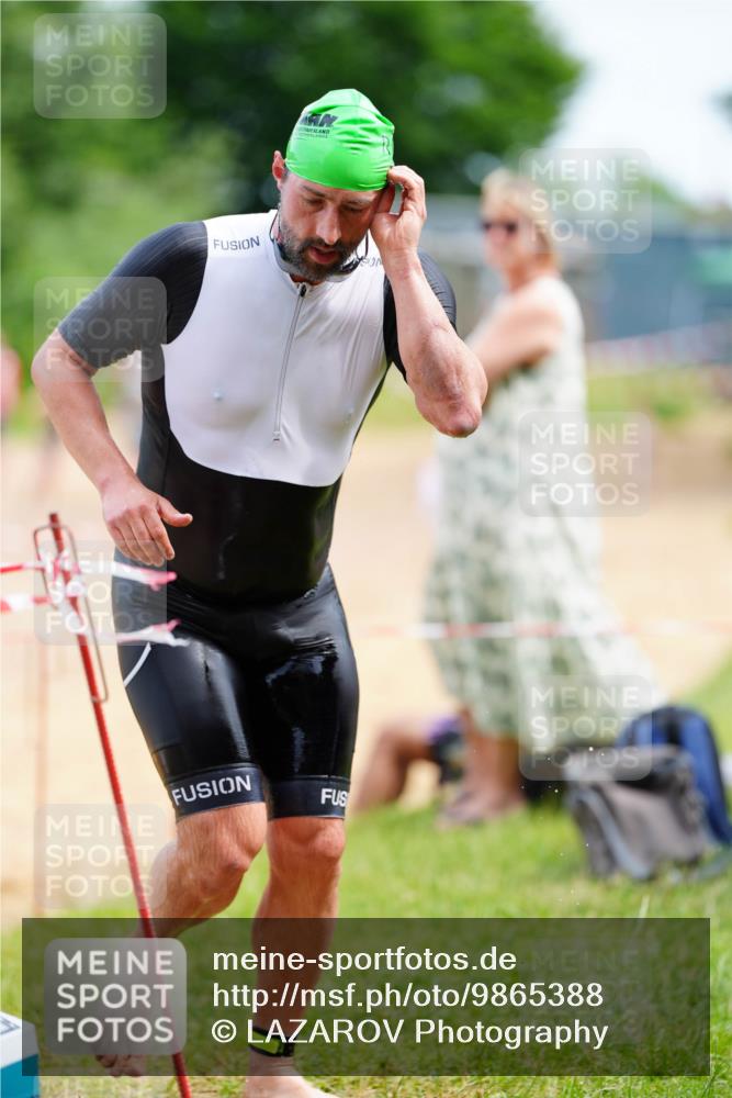 21.06.2026 - 29. Vierlanden-Triathlon LAZAROV Photography http://msf.ph/oto/9865388 21.06.2026 13:01:27 Schwimmen 1038, 1057, 1085 meine-sportfotos.de