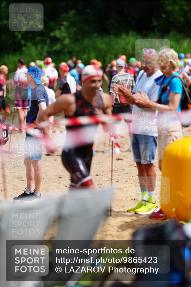 21.06.2026 - 29. Vierlanden-Triathlon LAZAROV Photography http://msf.ph/oto/9865423 21.06.2026 13:02:43 Schwimmen 1074 meine-sportfotos.de