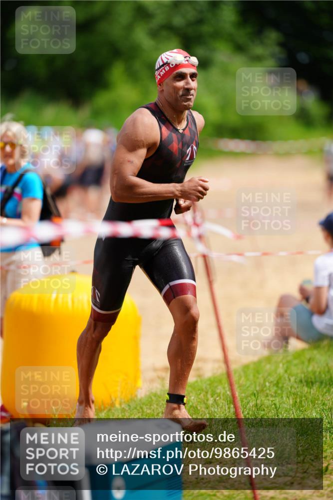 21.06.2026 - 29. Vierlanden-Triathlon LAZAROV Photography http://msf.ph/oto/9865425 21.06.2026 13:02:44 Schwimmen 1074 meine-sportfotos.de