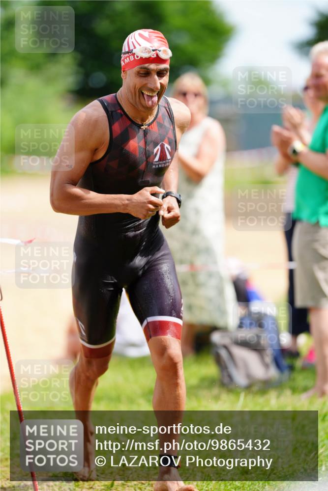 21.06.2026 - 29. Vierlanden-Triathlon LAZAROV Photography http://msf.ph/oto/9865432 21.06.2026 13:02:45 Schwimmen 1074 meine-sportfotos.de