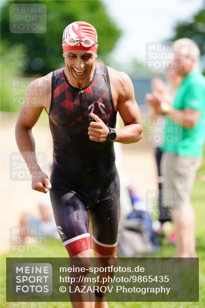 21.06.2026 - 29. Vierlanden-Triathlon LAZAROV Photography http://msf.ph/oto/9865435 21.06.2026 13:02:45 Schwimmen 1074 meine-sportfotos.de