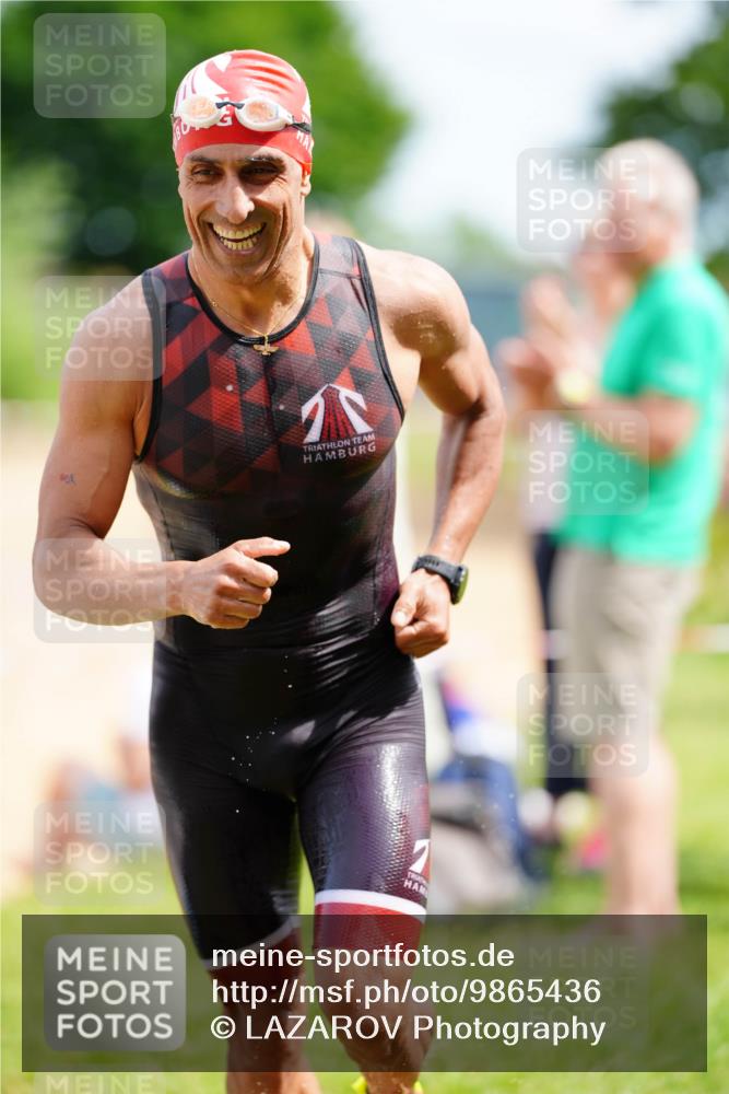 21.06.2026 - 29. Vierlanden-Triathlon LAZAROV Photography http://msf.ph/oto/9865436 21.06.2026 13:02:45 Schwimmen 1074 meine-sportfotos.de