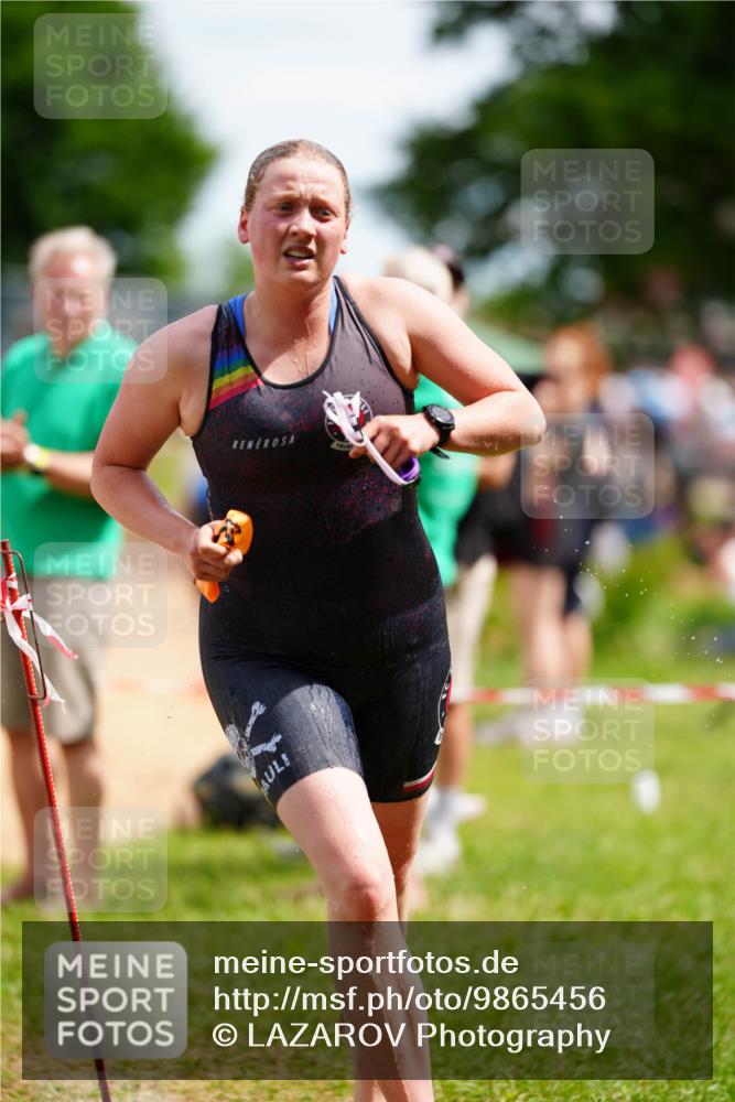21.06.2026 - 29. Vierlanden-Triathlon LAZAROV Photography http://msf.ph/oto/9865456 21.06.2026 13:07:43 Schwimmen 1116 meine-sportfotos.de
