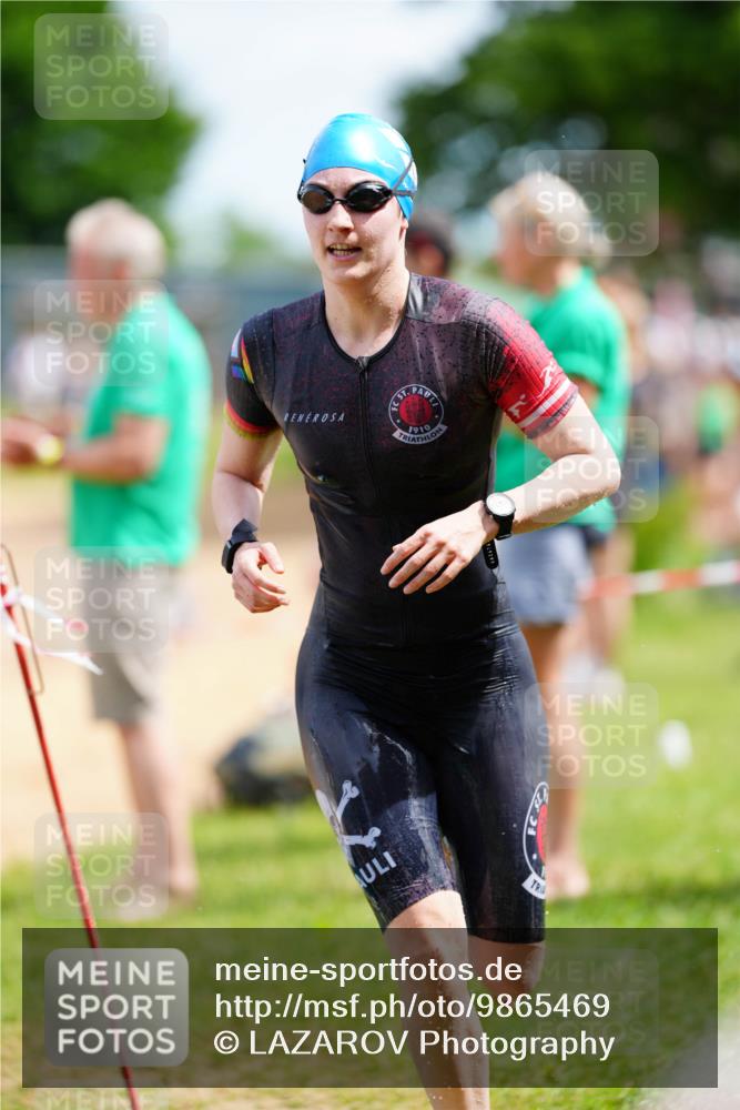 21.06.2026 - 29. Vierlanden-Triathlon LAZAROV Photography http://msf.ph/oto/9865469 21.06.2026 13:08:28 Schwimmen 1111, 1127, 1130, 1139 meine-sportfotos.de