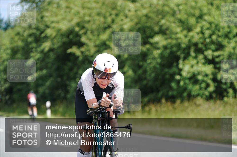 21.06.2026 - Viking Triathlon Michael Burmester http://msf.ph/oto/9865476 21.06.2026 11:58:41 Radfahren 5, 31, 36, 139, 164, 208, 208, 230, 251, 278, 330, 353, 358, 362, 371, 375, 466, 494, 517, 551, 563, 635, 635 meine-sportfotos.de