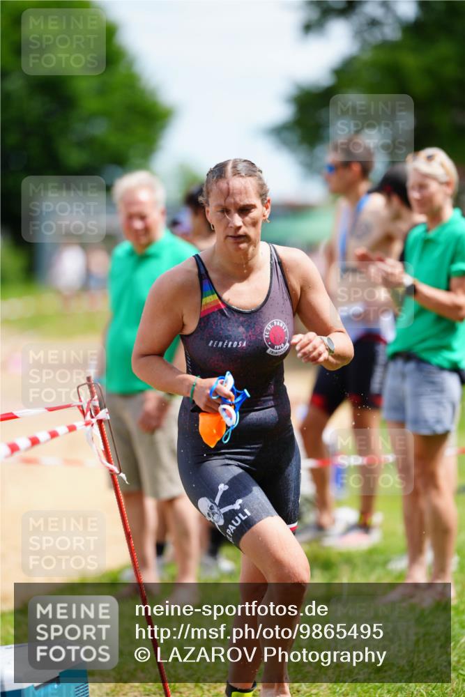 21.06.2026 - 29. Vierlanden-Triathlon LAZAROV Photography http://msf.ph/oto/9865495 21.06.2026 13:09:19 Schwimmen 1114 meine-sportfotos.de
