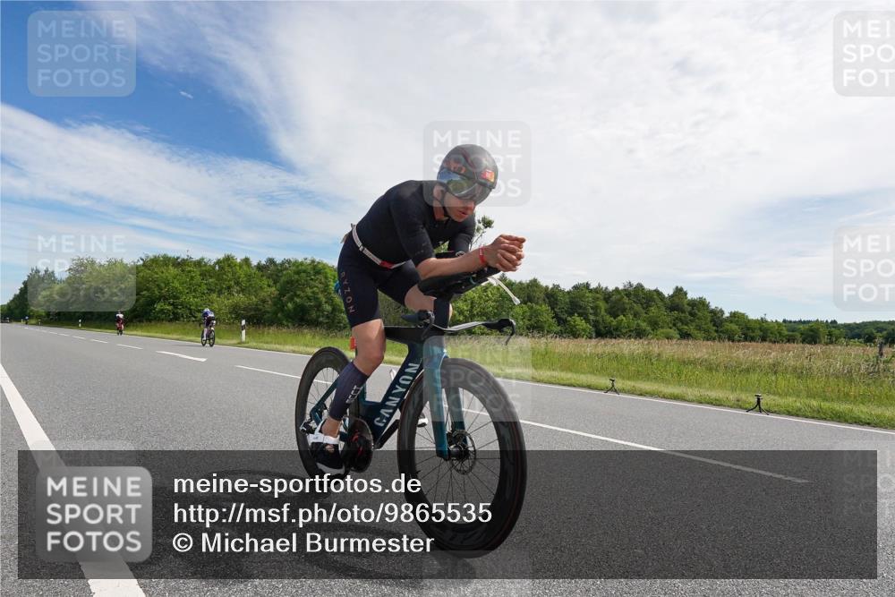 21.06.2026 - Viking Triathlon Michael Burmester http://msf.ph/oto/9865535 21.06.2026 11:10:20 Radfahren 85, 107, 169, 318, 345, 376, 377, 389, 436, 470, 497, 505, 527, 533, 533, 539, 574, 602 meine-sportfotos.de