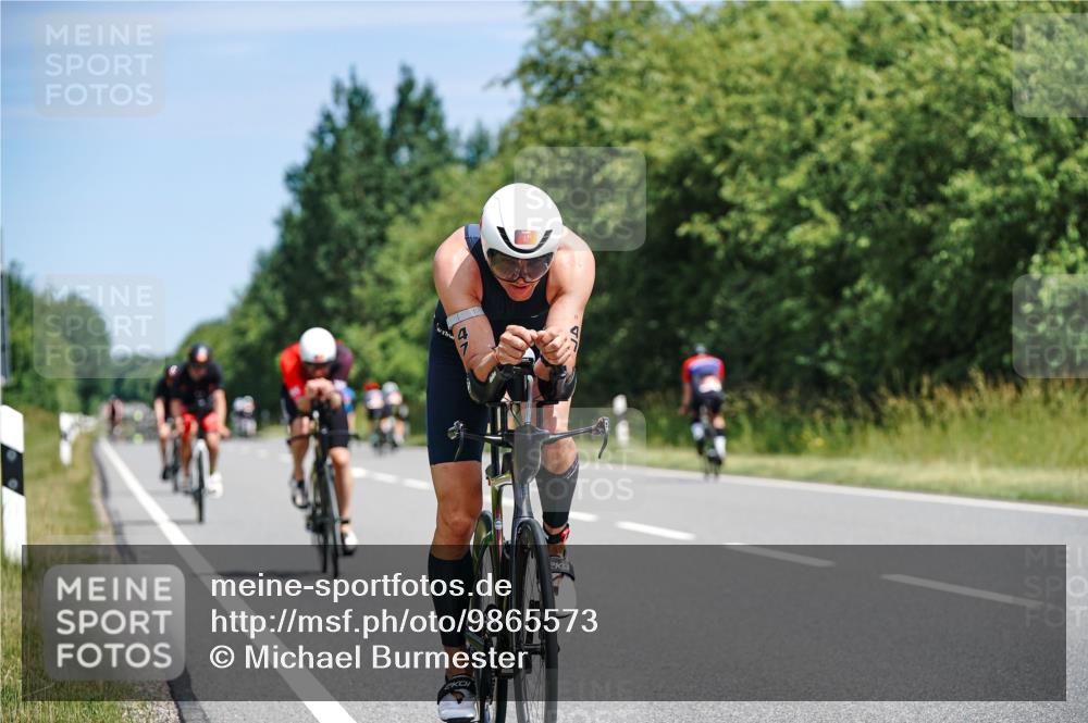 21.06.2026 - Viking Triathlon Michael Burmester http://msf.ph/oto/9865573 21.06.2026 11:59:18 Radfahren 47, 91, 173, 242, 276, 306, 311, 313, 379, 421, 441, 444, 444, 510, 524, 531, 536, 537, 638 meine-sportfotos.de