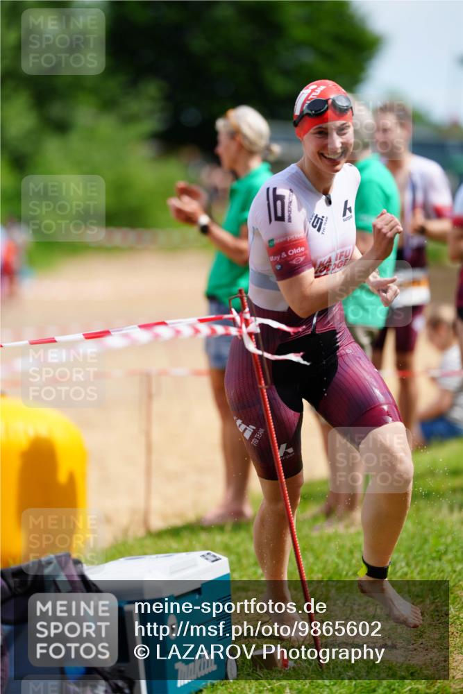 21.06.2026 - 29. Vierlanden-Triathlon LAZAROV Photography http://msf.ph/oto/9865602 21.06.2026 13:11:12 Schwimmen 1120, 1151, 1155, 1157 meine-sportfotos.de