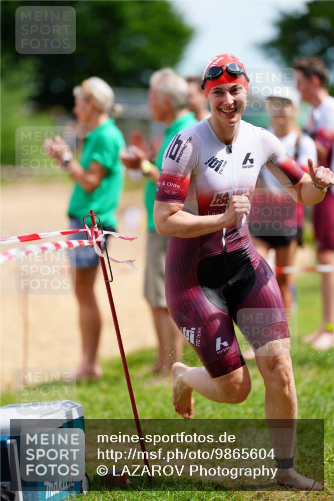 21.06.2026 - 29. Vierlanden-Triathlon LAZAROV Photography http://msf.ph/oto/9865604 21.06.2026 13:11:12 Schwimmen 1120, 1151, 1155, 1157 meine-sportfotos.de