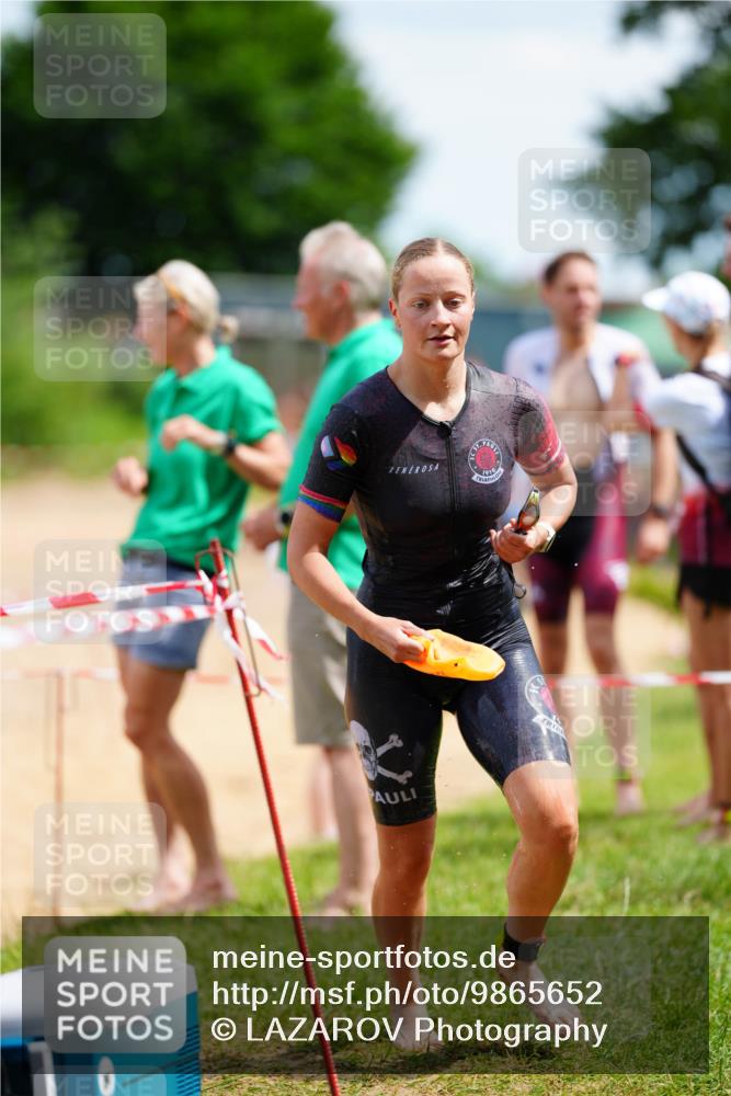 21.06.2026 - 29. Vierlanden-Triathlon LAZAROV Photography http://msf.ph/oto/9865652 21.06.2026 13:11:36 Schwimmen 1122, 1128, 1150, 1156, 1158, 1164, 1166 meine-sportfotos.de