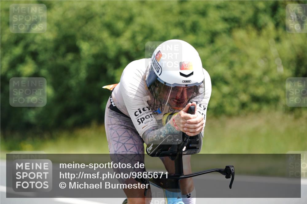 21.06.2026 - Viking Triathlon Michael Burmester http://msf.ph/oto/9865671 21.06.2026 12:00:30 Radfahren 42, 200, 285, 332, 404, 543, 554, 568, 604, 617, 623, 639, 639 meine-sportfotos.de