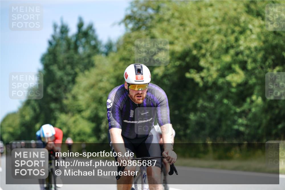 21.06.2026 - Viking Triathlon Michael Burmester http://msf.ph/oto/9865687 21.06.2026 12:00:34 Radfahren 42, 200, 285, 332, 404, 543, 554, 568, 604, 617, 623, 639, 639 meine-sportfotos.de