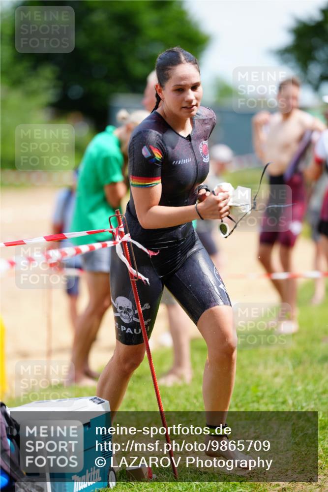 21.06.2026 - 29. Vierlanden-Triathlon LAZAROV Photography http://msf.ph/oto/9865709 21.06.2026 13:12:09 Schwimmen 1115, 1152, 1153, 1159 meine-sportfotos.de
