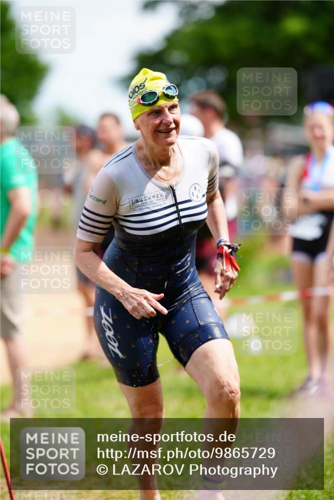 21.06.2026 - 29. Vierlanden-Triathlon LAZAROV Photography http://msf.ph/oto/9865729 21.06.2026 13:12:17 Schwimmen 1152, 1159 meine-sportfotos.de