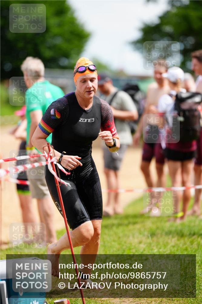 21.06.2026 - 29. Vierlanden-Triathlon LAZAROV Photography http://msf.ph/oto/9865757 21.06.2026 13:12:36 Schwimmen 1107, 1112, 1162, 1163 meine-sportfotos.de