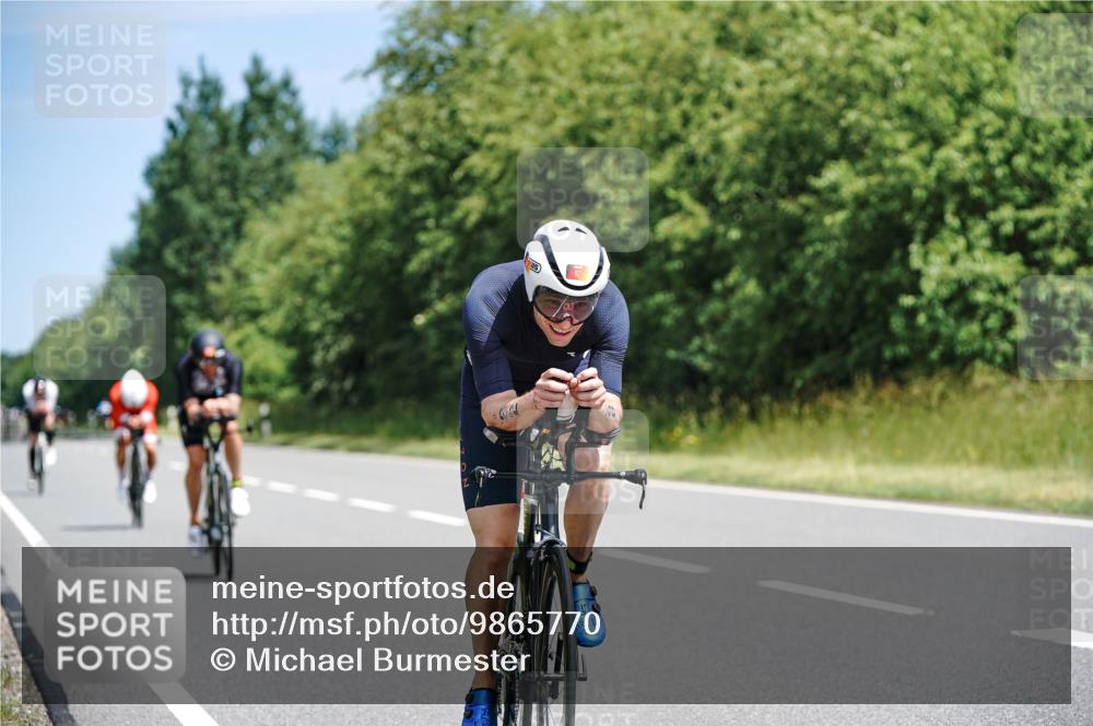 21.06.2026 - Viking Triathlon Michael Burmester http://msf.ph/oto/9865770 21.06.2026 12:01:07 Radfahren 30, 43, 82, 155, 170, 260, 260, 317, 323, 343, 366, 390, 391, 472, 548, 554, 555, 646 meine-sportfotos.de
