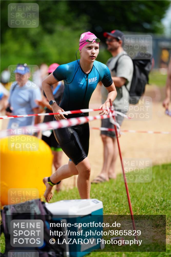 21.06.2026 - 29. Vierlanden-Triathlon LAZAROV Photography http://msf.ph/oto/9865829 21.06.2026 13:14:24 Schwimmen 1142, 1144 meine-sportfotos.de