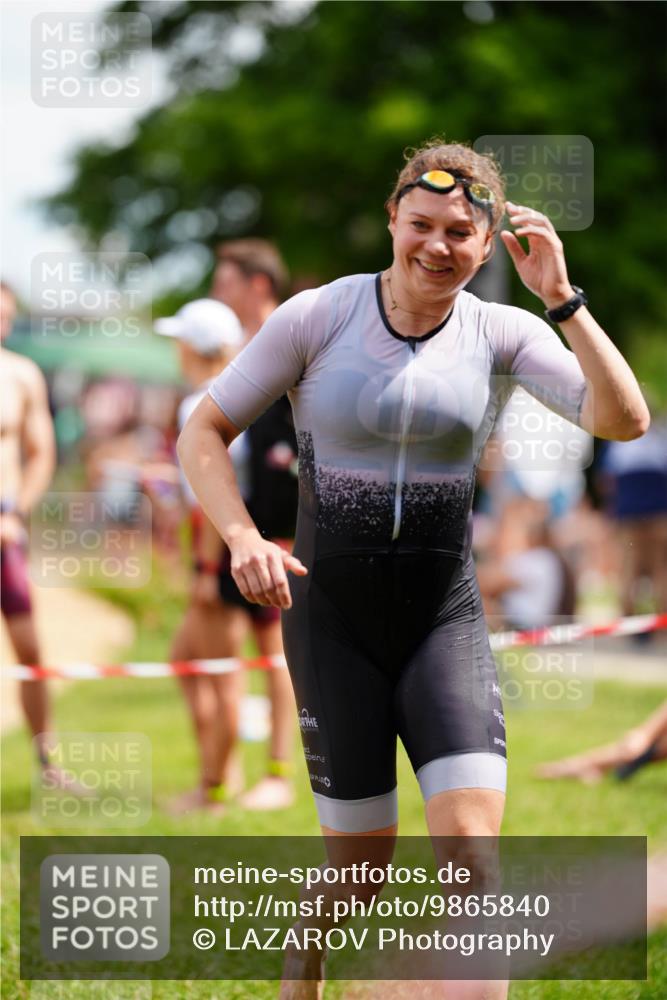 21.06.2026 - 29. Vierlanden-Triathlon LAZAROV Photography http://msf.ph/oto/9865840 21.06.2026 13:14:27 Schwimmen 1142, 1144 meine-sportfotos.de
