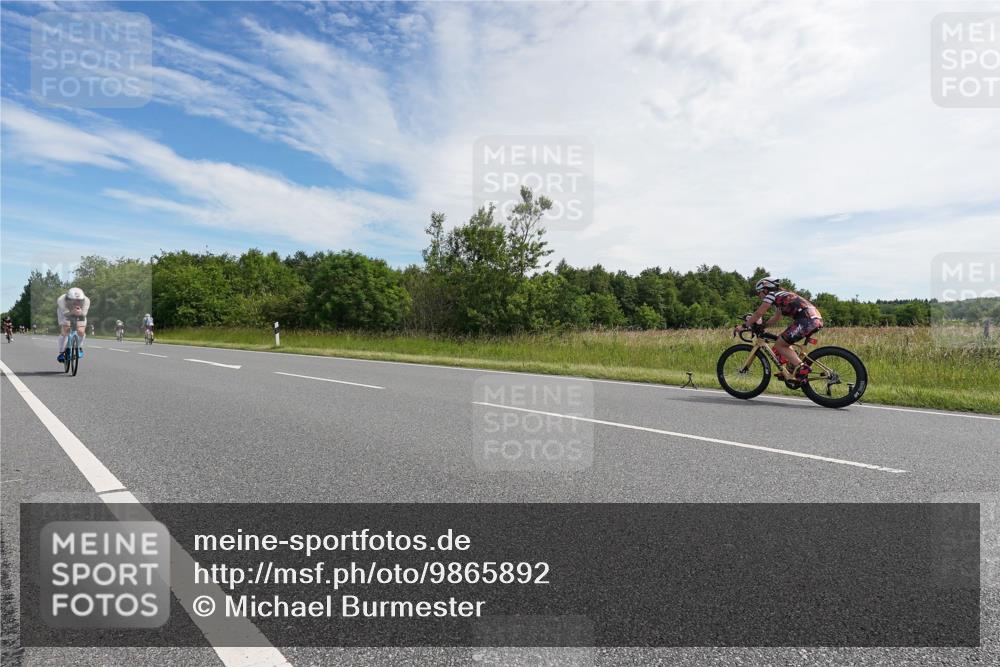 21.06.2026 - Viking Triathlon Michael Burmester http://msf.ph/oto/9865892 21.06.2026 11:20:36 Radfahren 2, 19, 21, 73, 100, 102, 170, 200, 391, 404, 472, 498, 543, 561, 568 meine-sportfotos.de