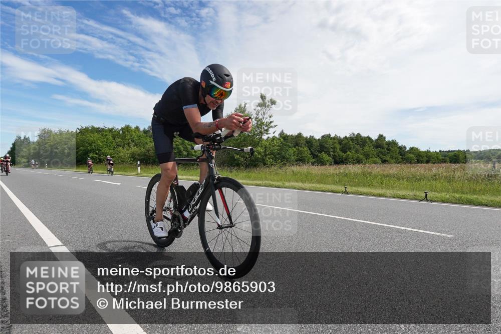 21.06.2026 - Viking Triathlon Michael Burmester http://msf.ph/oto/9865903 21.06.2026 11:20:40 Radfahren 100, 102, 170, 200, 237, 391, 404, 472, 498, 543, 561, 568 meine-sportfotos.de