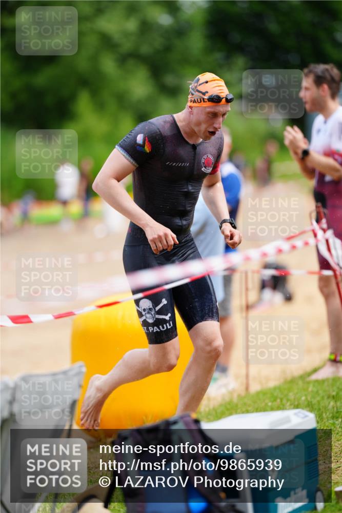 21.06.2026 - 29. Vierlanden-Triathlon LAZAROV Photography http://msf.ph/oto/9865939 21.06.2026 13:23:24 Schwimmen 1101 meine-sportfotos.de