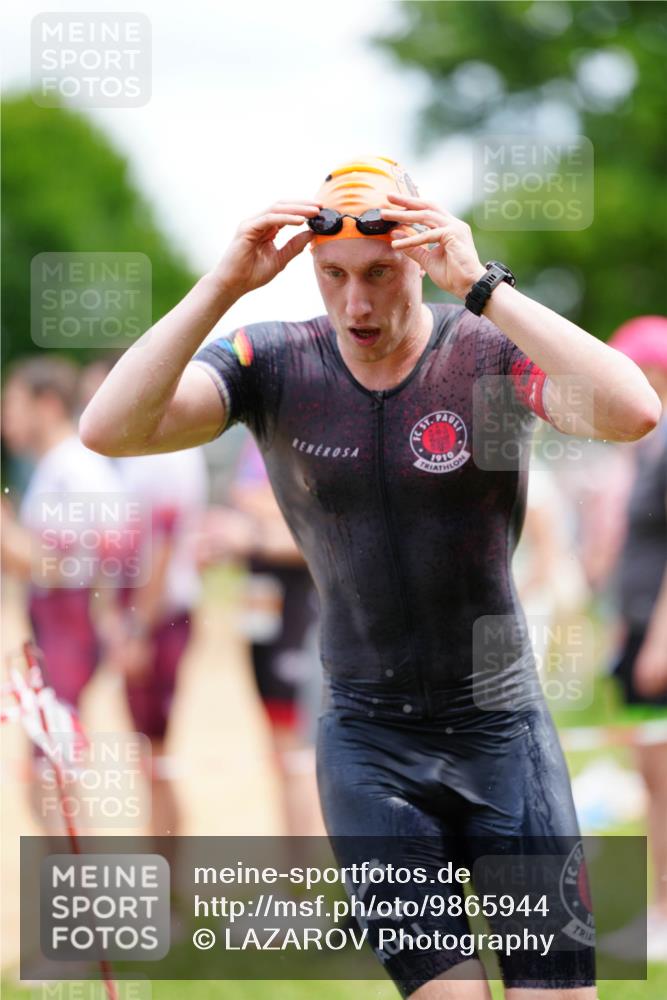 21.06.2026 - 29. Vierlanden-Triathlon LAZAROV Photography http://msf.ph/oto/9865944 21.06.2026 13:23:25 Schwimmen 1101, 1197 meine-sportfotos.de