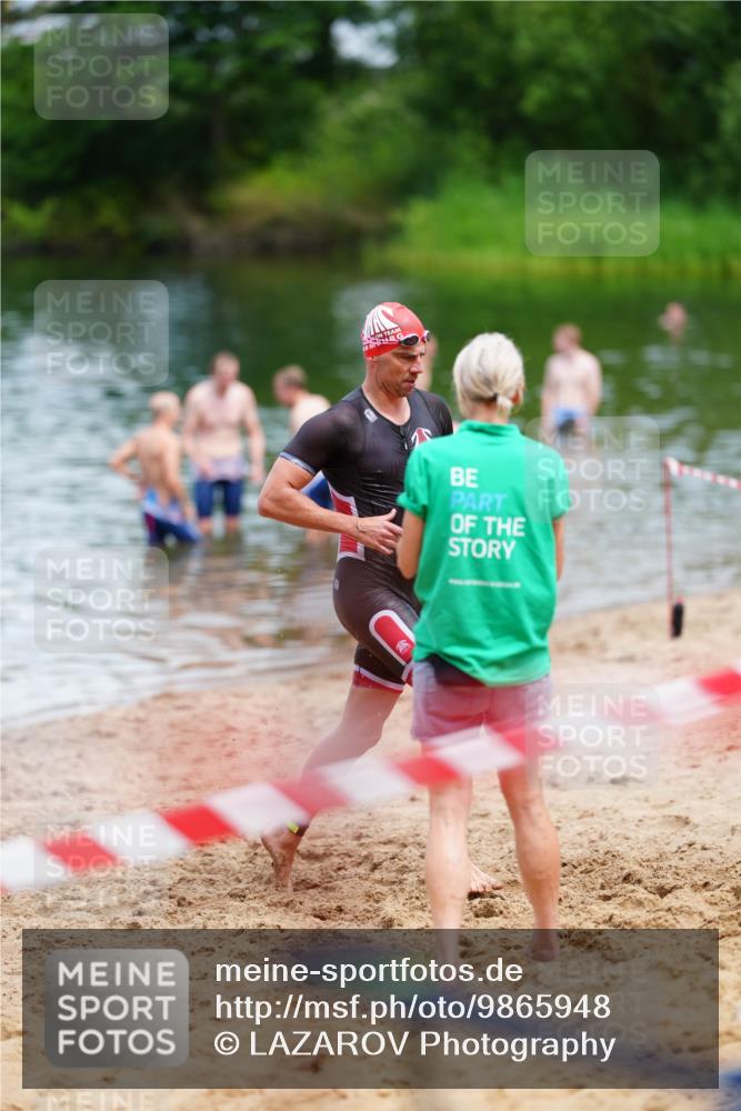 21.06.2026 - 29. Vierlanden-Triathlon LAZAROV Photography http://msf.ph/oto/9865948 21.06.2026 13:23:33 Schwimmen 1197, 1220 meine-sportfotos.de