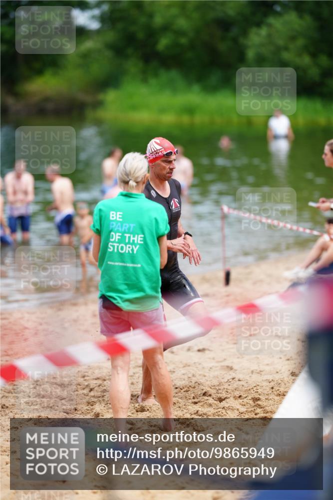 21.06.2026 - 29. Vierlanden-Triathlon LAZAROV Photography http://msf.ph/oto/9865949 21.06.2026 13:23:33 Schwimmen 1197, 1220 meine-sportfotos.de