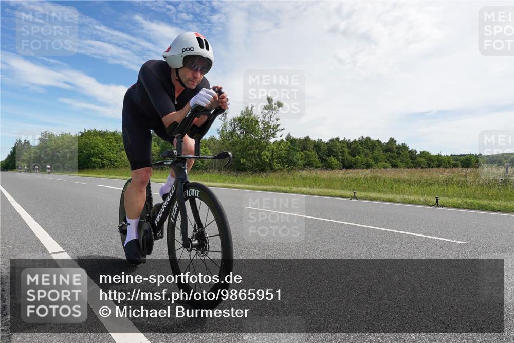 21.06.2026 - Viking Triathlon Michael Burmester http://msf.ph/oto/9865951 21.06.2026 11:21:09 Radfahren 7, 25, 283, 307, 342, 374, 380, 433, 433, 547, 575, 606, 667 meine-sportfotos.de