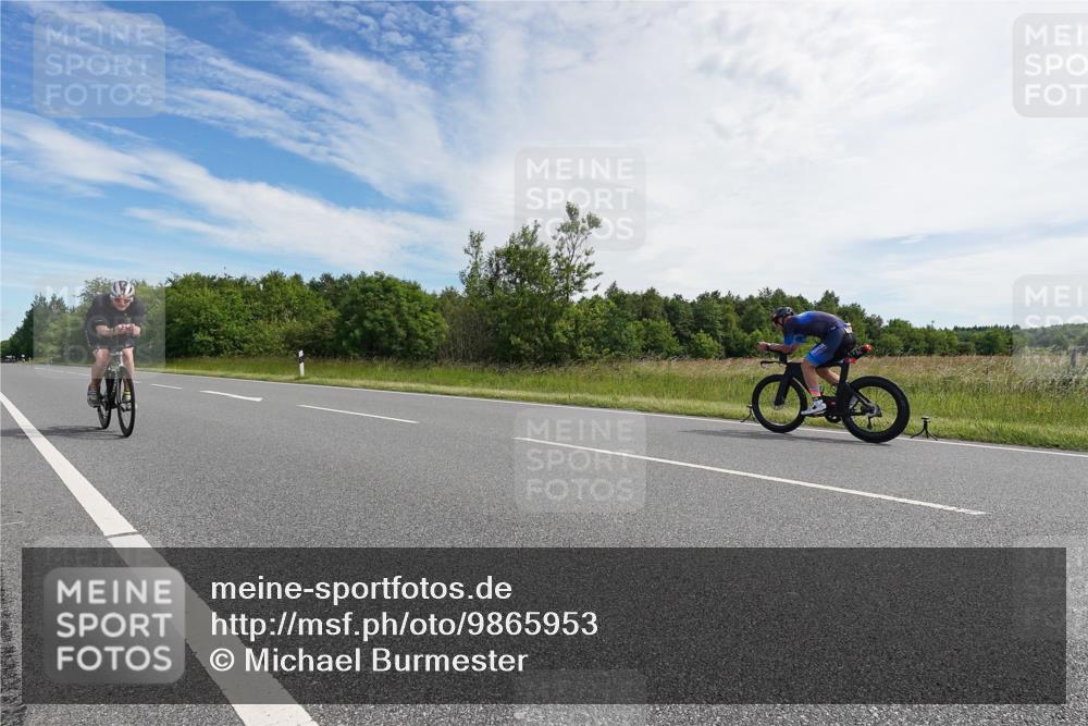 21.06.2026 - Viking Triathlon Michael Burmester http://msf.ph/oto/9865953 21.06.2026 11:21:19 Radfahren 7, 43, 76, 82, 365, 380, 427, 433, 433, 547, 575 meine-sportfotos.de