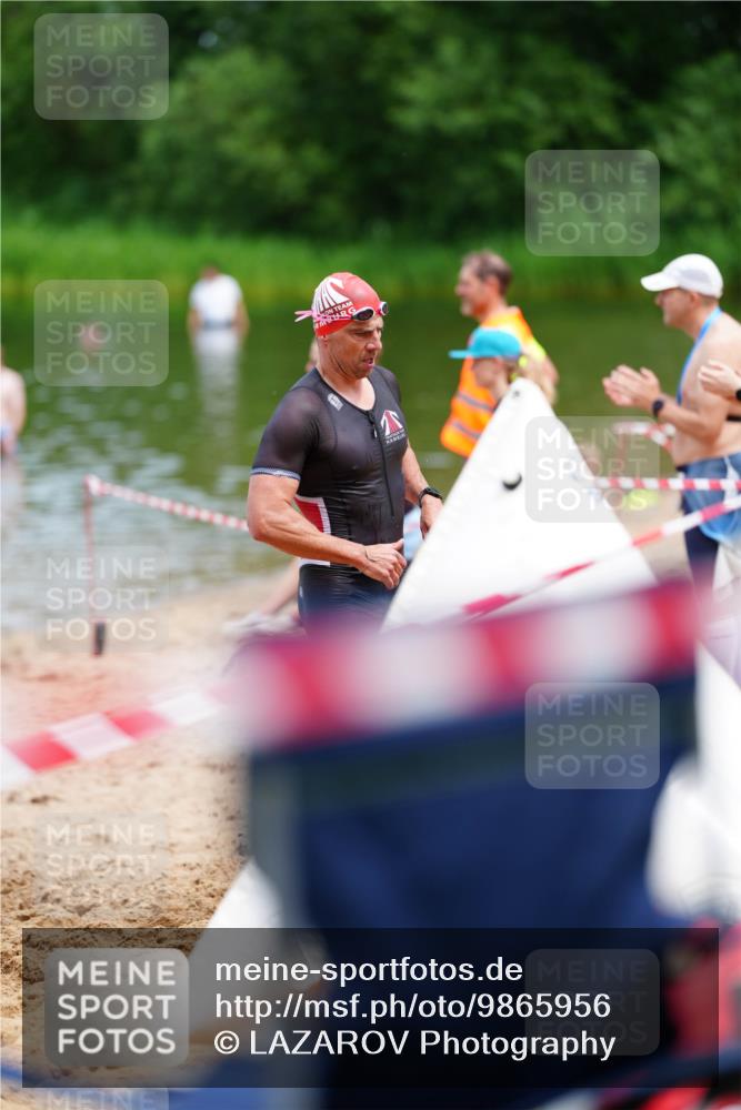 21.06.2026 - 29. Vierlanden-Triathlon LAZAROV Photography http://msf.ph/oto/9865956 21.06.2026 13:23:34 Schwimmen 1197, 1220 meine-sportfotos.de