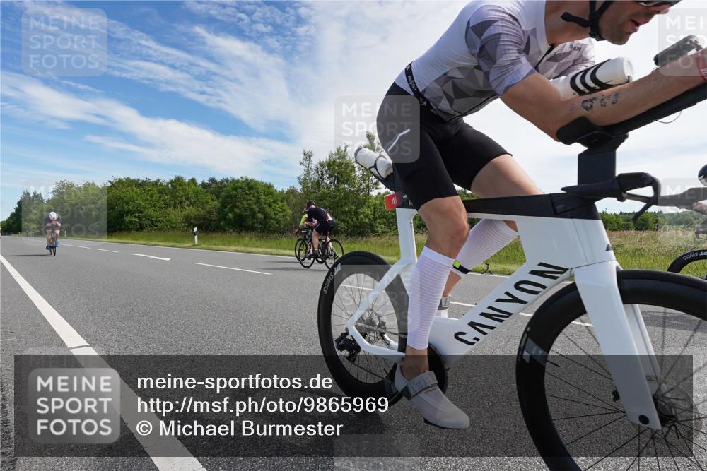 21.06.2026 - Viking Triathlon Michael Burmester http://msf.ph/oto/9865969 21.06.2026 11:21:31 Radfahren 24, 40, 43, 51, 76, 76, 82, 171, 203, 285, 298, 328, 365, 427, 433, 648 meine-sportfotos.de