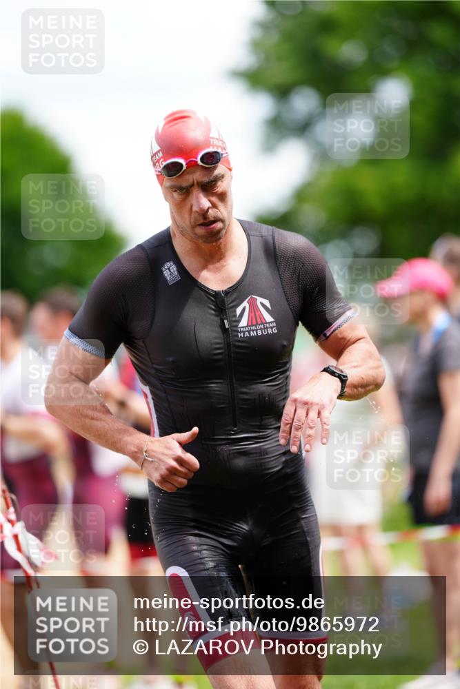 21.06.2026 - 29. Vierlanden-Triathlon LAZAROV Photography http://msf.ph/oto/9865972 21.06.2026 13:23:37 Schwimmen 1197, 1220 meine-sportfotos.de