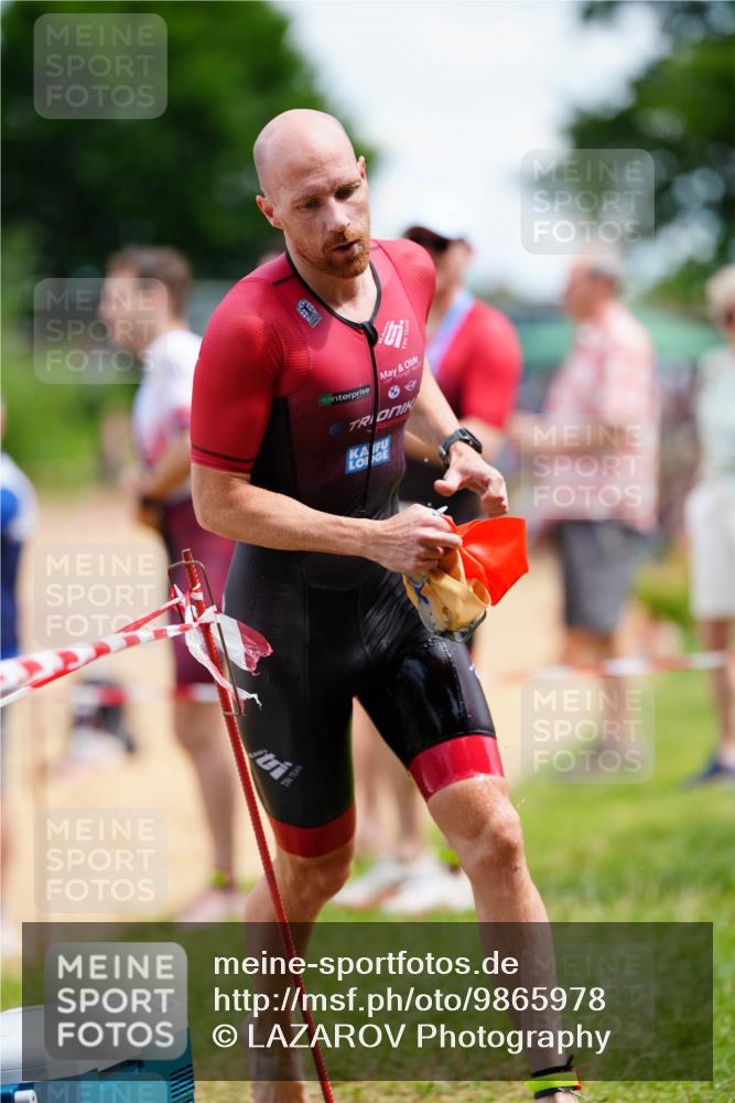 21.06.2026 - 29. Vierlanden-Triathlon LAZAROV Photography http://msf.ph/oto/9865978 21.06.2026 13:23:41 Schwimmen 1197, 1218, 1220 meine-sportfotos.de
