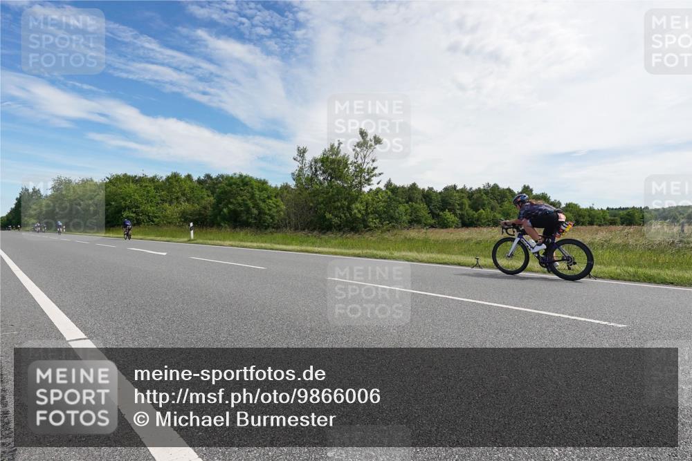 21.06.2026 - Viking Triathlon Michael Burmester http://msf.ph/oto/9866006 21.06.2026 11:21:48 Radfahren 26, 51, 76, 92, 171, 205, 269, 298, 328, 640, 652 meine-sportfotos.de