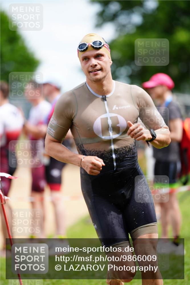 21.06.2026 - 29. Vierlanden-Triathlon LAZAROV Photography http://msf.ph/oto/9866009 21.06.2026 13:24:04 Schwimmen 1173, 1195 meine-sportfotos.de