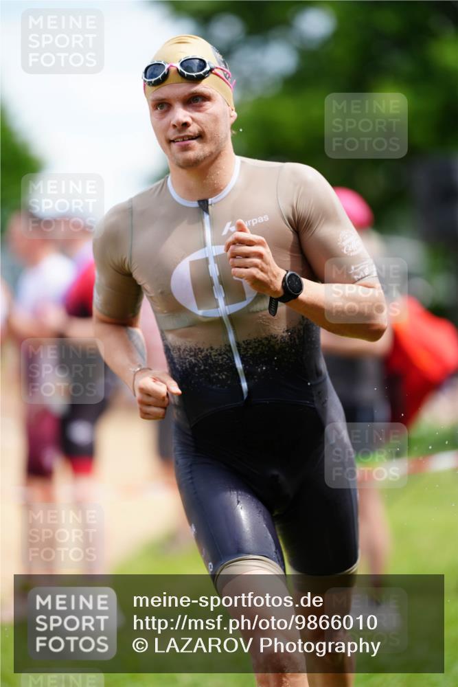 21.06.2026 - 29. Vierlanden-Triathlon LAZAROV Photography http://msf.ph/oto/9866010 21.06.2026 13:24:04 Schwimmen 1173, 1195 meine-sportfotos.de
